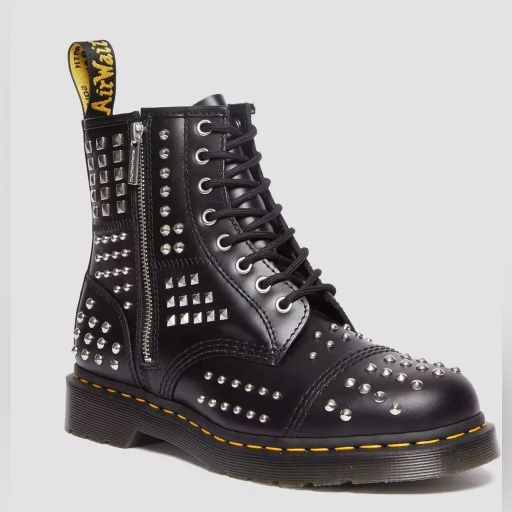 DR MARTENS 1460 STUDDED ZIP ATLAS LEATHER LACE UP